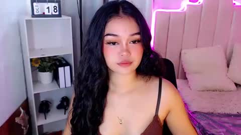 Snapshot of roxxy_blossom chatting on 10-19-25, 02:56 roxxy_blossom online show from 10-19-25, 02:56