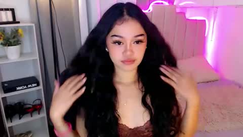 Snapshot of roxxy_blossom chatting on 11-20-25, 02:56 roxxy_blossom online show from 11-20-25, 02:56