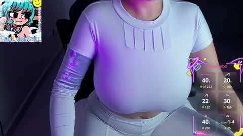 Snapshot of roxy_clark chatting on 10-17-25, 09:34 Annah online show from 10-17-25, 09:34