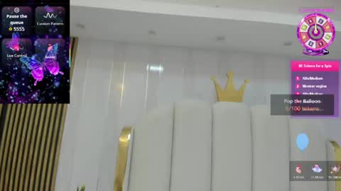 Snapshot of roxy_flame_ chatting on 04-23-26, 11:20 Roxy online show from 04-23-26, 11:20