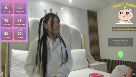 Snapshot of roxy_flame_ chatting on 04-28-26, 11:26 Roxy online show from 04-28-26, 11:26