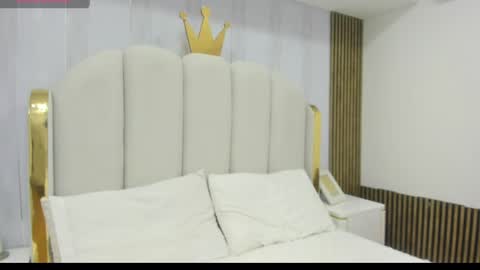 Snapshot of roxy_flame_ chatting on 05-01-26, 11:26 Roxy online show from 05-01-26, 11:26