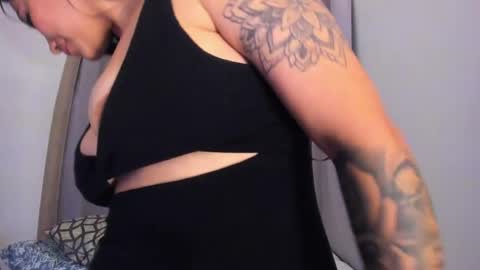 Snapshot of roxy_hell chatting on 05-23-26, 03:12 Roxy hell online show from 05-23-26, 03:12