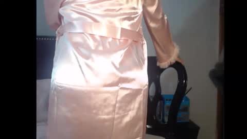 Snapshot of roxy_love21 chatting on 10-10-25, 11:26 Rox online show from 10-10-25, 11:26