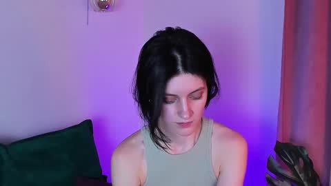 roxy_riot_ online show from 01-31-25, 07:39