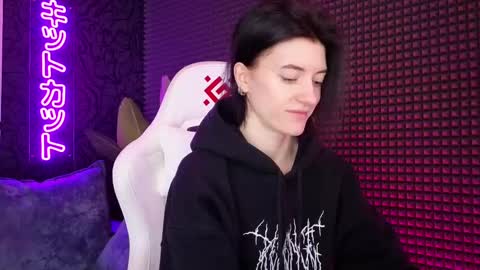 roxy_riot_ online show from 03-11-25, 01:26