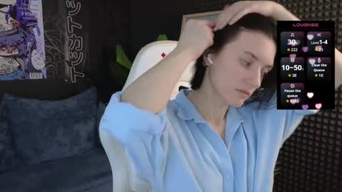 roxy_riot_ online show from 12-14-25, 03:01