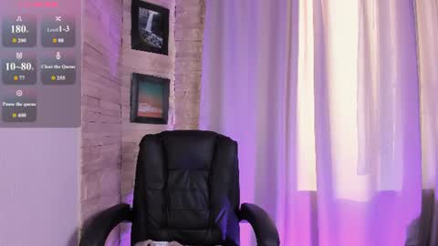 Snapshot of roxy_wet chatting on 07-12-26, 04:31 Roxy follow me online show from 07-12-26, 04:31