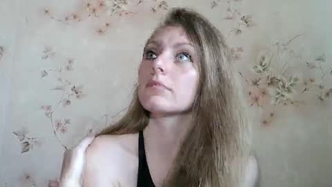 roxyfox18x01 online show from 05-15-26, 06:42
