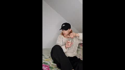 Roxy Seidel online show from 04-12-26, 07:41