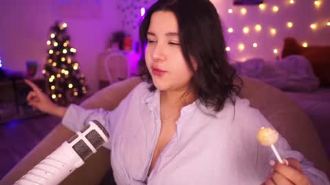 Snapshot of roxysuh chatting on 12-12-24, 07:41 roxysuh online show from 12-12-24, 07:41