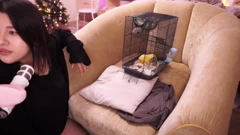 Snapshot of roxysuh chatting on 12-19-24, 08:23 roxysuh online show from 12-19-24, 08:23