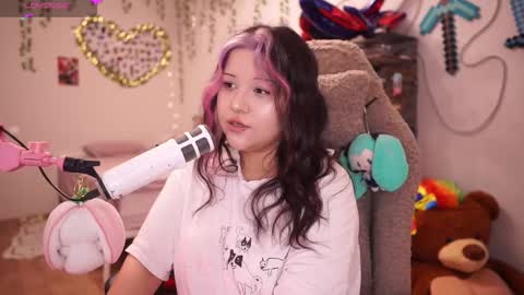 Snapshot of roxysuh chatting on 11-22-25, 08:13 roxysuh online show from 11-22-25, 08:13