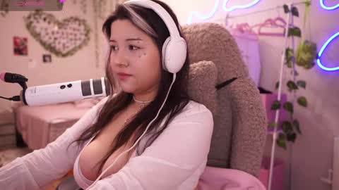 Snapshot of roxysuh chatting on 05-16-26, 10:36 roxysuh online show from 05-16-26, 10:36
