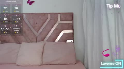 Roxy online show from 06-19-26, 03:00