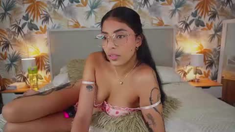 Snapshot of royalechloe chatting on 07-06-26, 07:38 Chloe online show from 07-06-26, 07:38