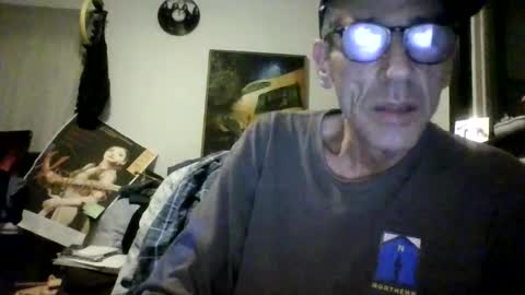 Snapshot of royboy2561 chatting on 06-07-26, 04:38 Roy Murrin online show from 06-07-26, 04:38