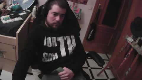 Snapshot of royer04 chatting on 12-02-25, 08:59 royer04 online show from 12-02-25, 08:59