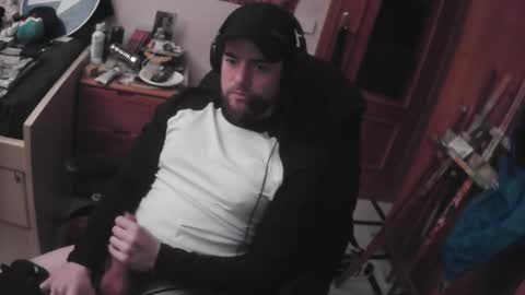 Snapshot of royer04 chatting on 12-17-25, 09:10 royer04 online show from 12-17-25, 09:10