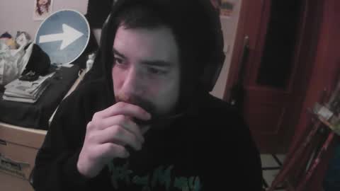 Snapshot of royer04 chatting on 12-22-25, 03:36 royer04 online show from 12-22-25, 03:36