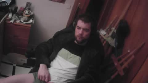 Snapshot of royer04 chatting on 01-06-26, 01:53 royer04 online show from 01-06-26, 01:53