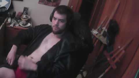 Snapshot of royer04 chatting on 01-07-26, 12:51 royer04 online show from 01-07-26, 12:51