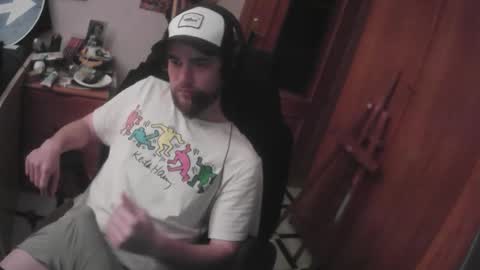 Snapshot of royer04 chatting on 01-17-26, 10:35 royer04 online show from 01-17-26, 10:35