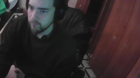 Snapshot of royer04 chatting on 02-04-26, 02:45 royer04 online show from 02-04-26, 02:45