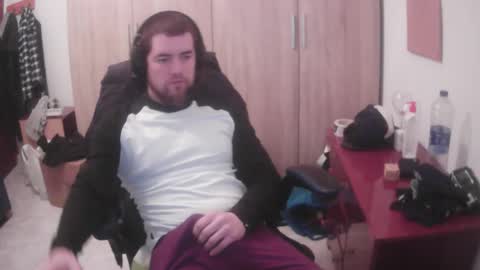 Snapshot of royer04 chatting on 02-15-26, 12:14 royer04 online show from 02-15-26, 12:14