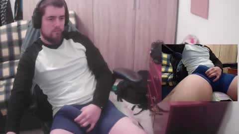 Snapshot of royer04 chatting on 02-19-26, 09:33 royer04 online show from 02-19-26, 09:33