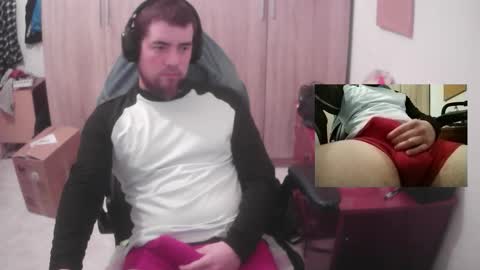 Snapshot of royer04 chatting on 02-26-26, 11:59 royer04 online show from 02-26-26, 11:59