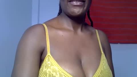 Snapshot of rozie34 chatting on 02-25-26, 10:30 rozie34 online show from 02-25-26, 10:30