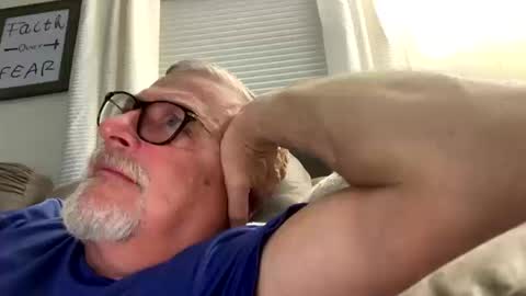 Snapshot of rs006 chatting on 10-14-25, 01:06 rs006 online show from 10-14-25, 01:06