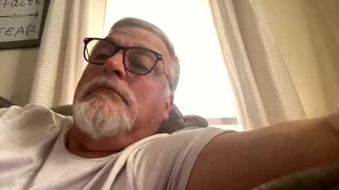 Snapshot of rs006 chatting on 11-19-25, 03:12 rs006 online show from 11-19-25, 03:12