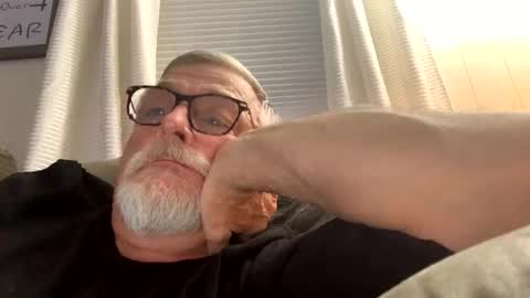 Snapshot of rs006 chatting on 11-24-25, 03:28 rs006 online show from 11-24-25, 03:28