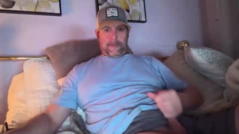 Snapshot of rtrmoney18 chatting on 02-14-26, 12:51 rtrmoney18 online show from 02-14-26, 12:51