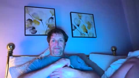 Snapshot of rtrmoney18 chatting on 03-23-26, 02:04 rtrmoney18 online show from 03-23-26, 02:04