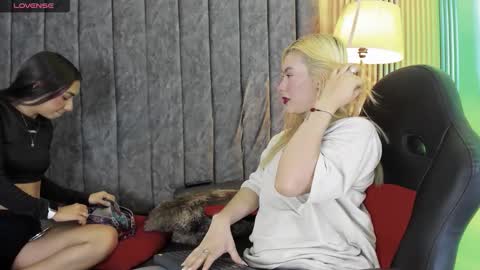 Snapshot of rubby_lux chatting on 11-20-25, 01:22 rubby_lux online show from 11-20-25, 01:22