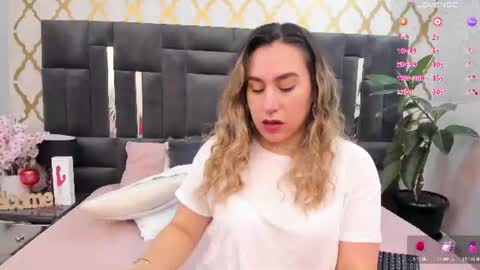 Snapshot of rubby_taylor chatting on 07-18-26, 12:09 RubbyTaylor online show from 07-18-26, 12:09