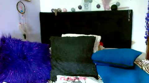   online show from 05-22-26, 06:53