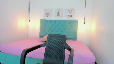 Snapshot of rubiroose chatting on 12-09-24, 11:13 Rubii online show from 12-09-24, 11:13