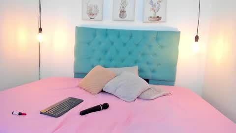 Snapshot of rubiroose chatting on 12-28-24, 07:54 Rubii online show from 12-28-24, 07:54