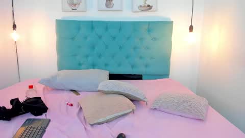 Snapshot of rubiroose chatting on 01-07-25, 01:49 Rubii online show from 01-07-25, 01:49