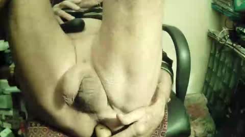 Snapshot of rubis501 chatting on 12-21-25, 01:46 rubis501 online show from 12-21-25, 01:46