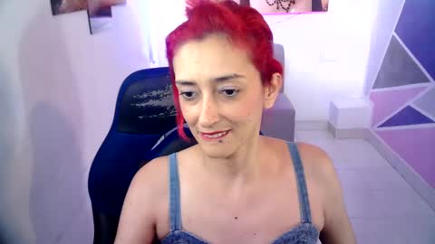 ruby_your_milf online show from 12-26-24, 08:42
