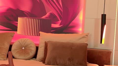 Snapshot of rubyluxee chatting on 10-11-25, 05:17 Ruby Luxe online show from 10-11-25, 05:17