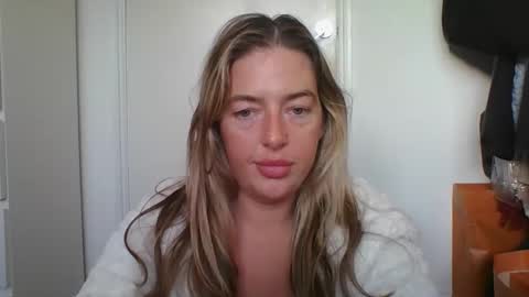 Snapshot of rubyredxxxoxxx chatting on 02-08-26, 08:29 rubyredxxxoxxx online show from 02-08-26, 08:29