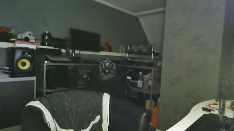 Chico que rico Caliente online show from 01-18-25, 05:48