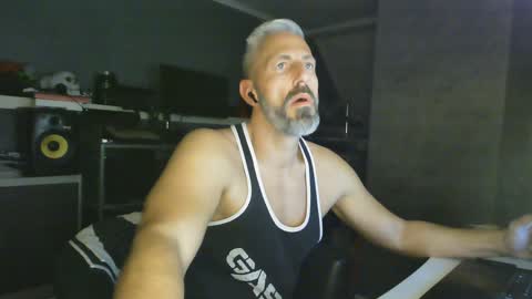 Chico que rico Caliente online show from 01-18-25, 11:55