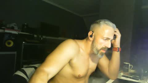 Chico que rico Caliente online show from 02-03-25, 08:46